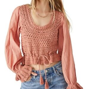 NWT Free People “Megan” Crochet Top in Coral Sand 💗 SIZE M
